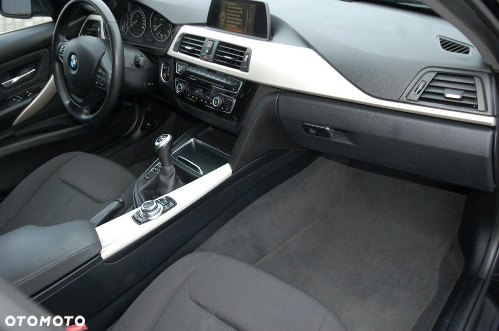 BMW Seria 3 - 24