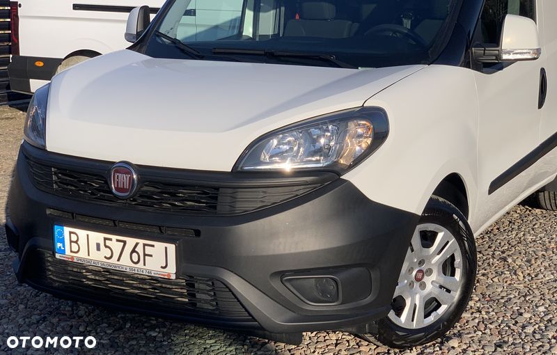 Fiat DOBLO VAN 3 osobowy VAT-1 Homologacja cięż. MOCNY SILNIK 1.6 MultiJet, 105KM Emisja spalin Euro6, Skrzynia biegów 6-cio stopniowa! ORYGINALNA ZABUDOWA PAKI, BOCZNE DRZWI PRZESUWNE, RADIO Z EKRANEM DOTYKOWYM , MULTIFUNKCYJNA KIEROWNICA - 39
