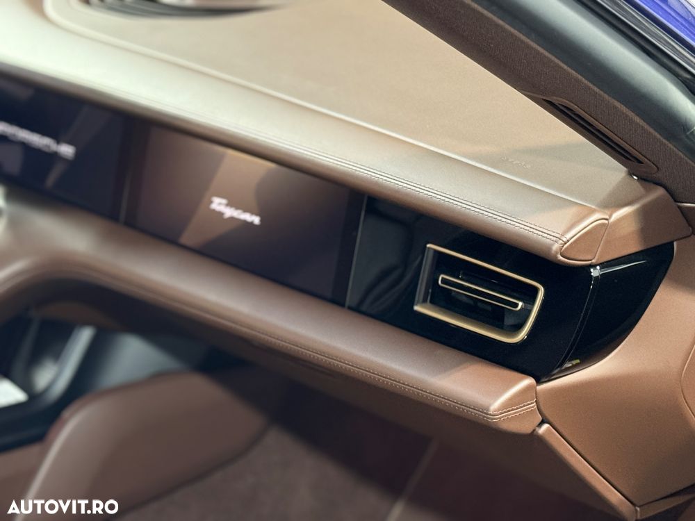 Porsche Taycan - 11