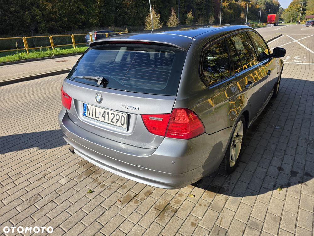 BMW Seria 3 2009 photo 2