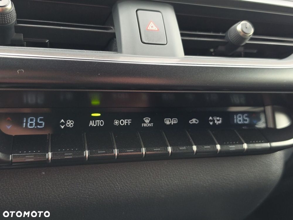 Lexus UX 300h F Sport Design - 22