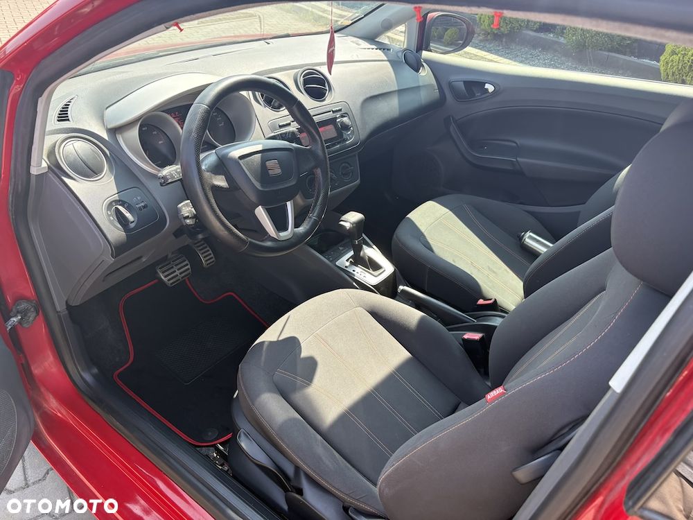 Seat Ibiza SC 1.6 16V DSG Sport - 8