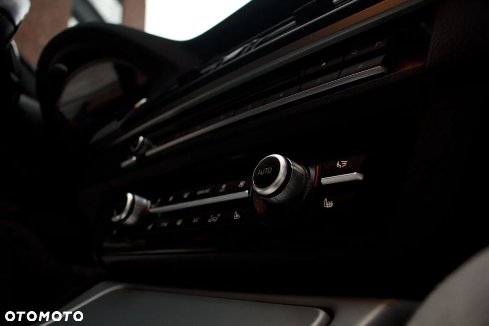 BMW Seria 5 M550d xDrive - 38