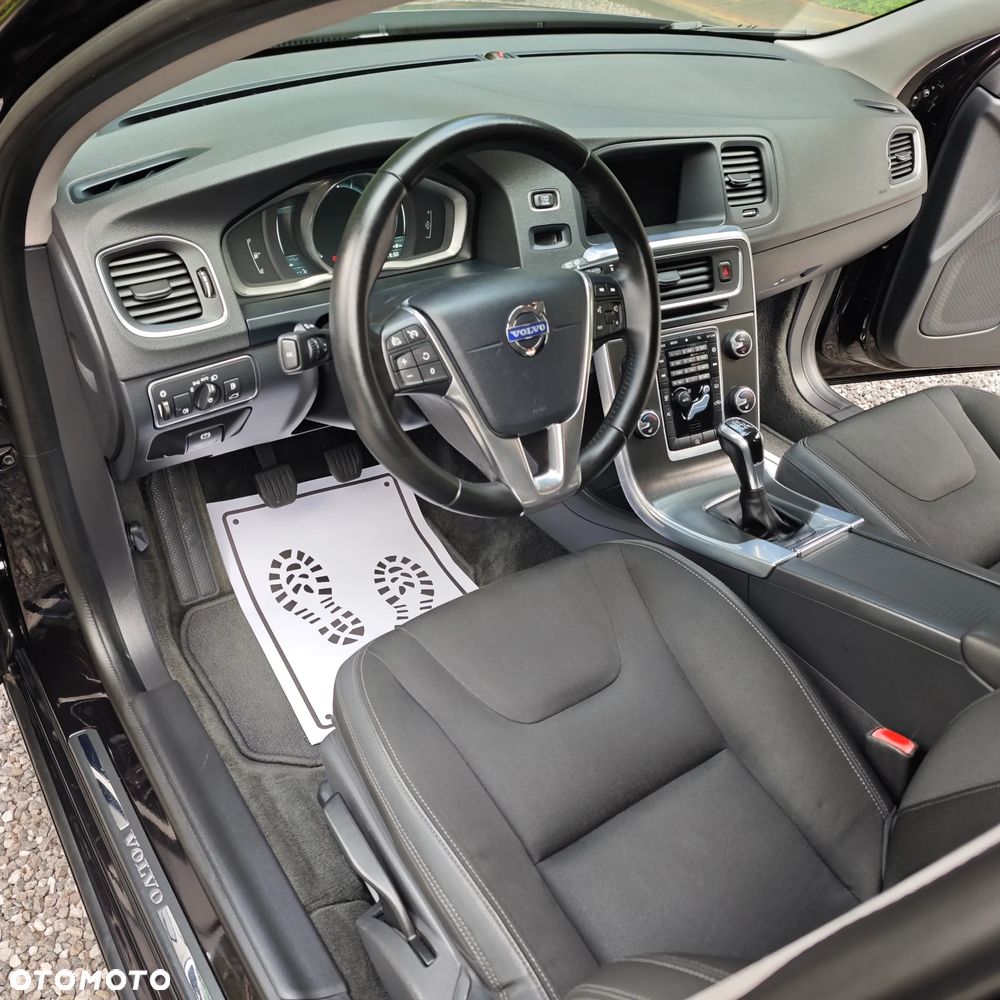 Volvo V60 D4 Momentum - 15