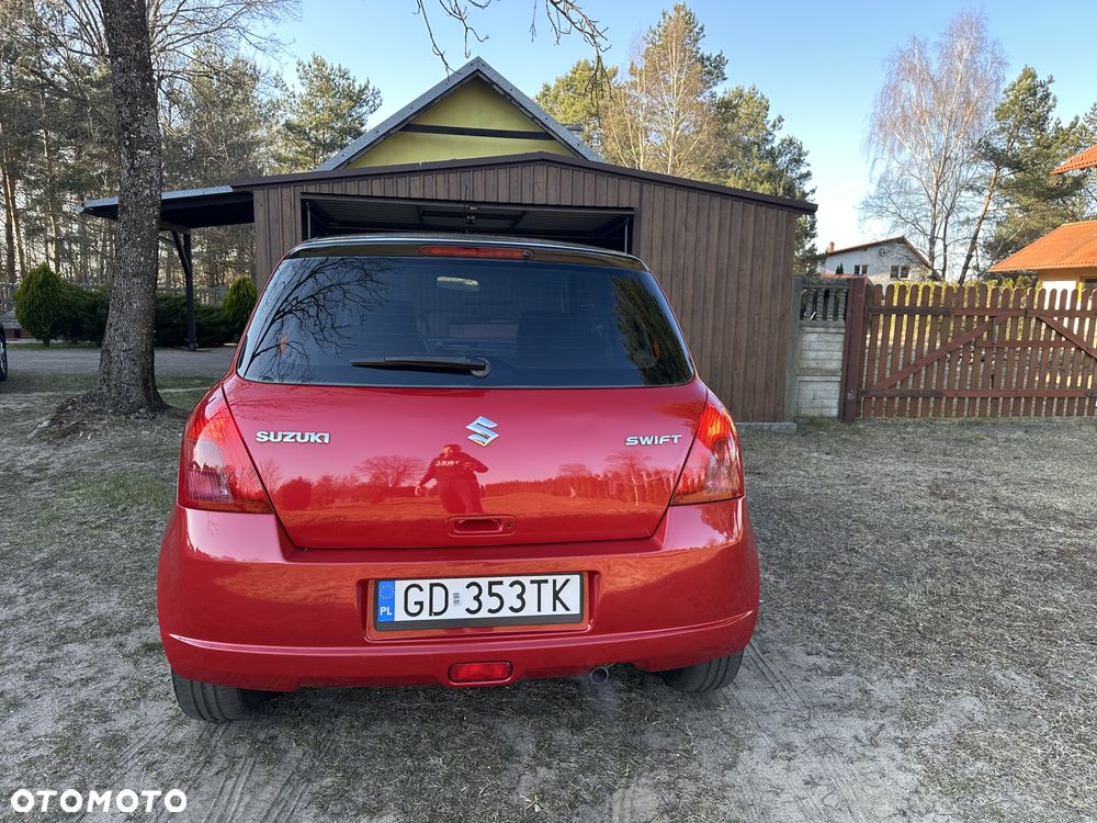 Suzuki Swift 1.5 GS - 4