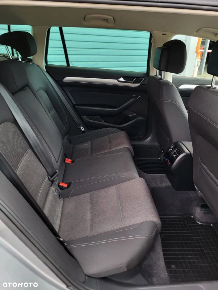 Volkswagen Passat 2.0 TDI BMT Comfortline DSG - 9