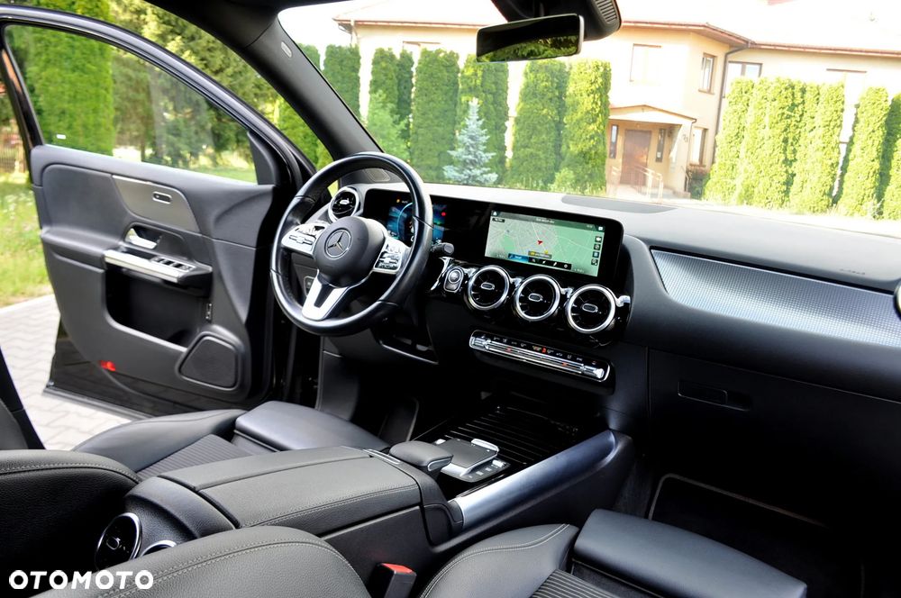Mercedes-Benz GLA - 24