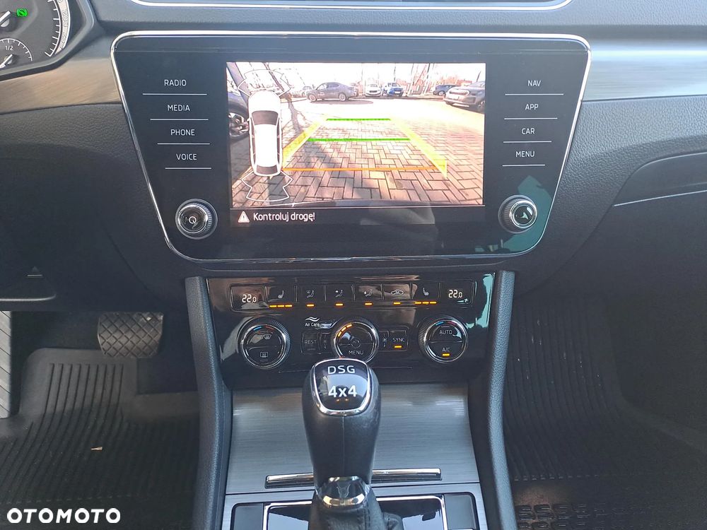 Skoda Superb 2.0 TDI SCR 4x4 Style DSG - 19