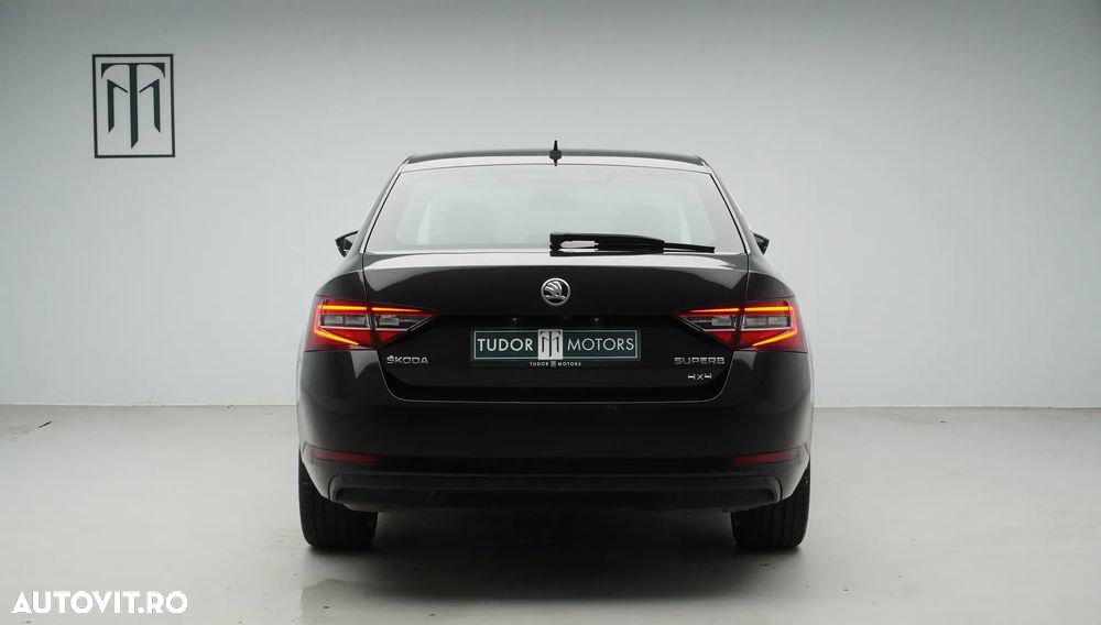 Skoda Superb 2.0 TDI DSG 4X4 Style - 8