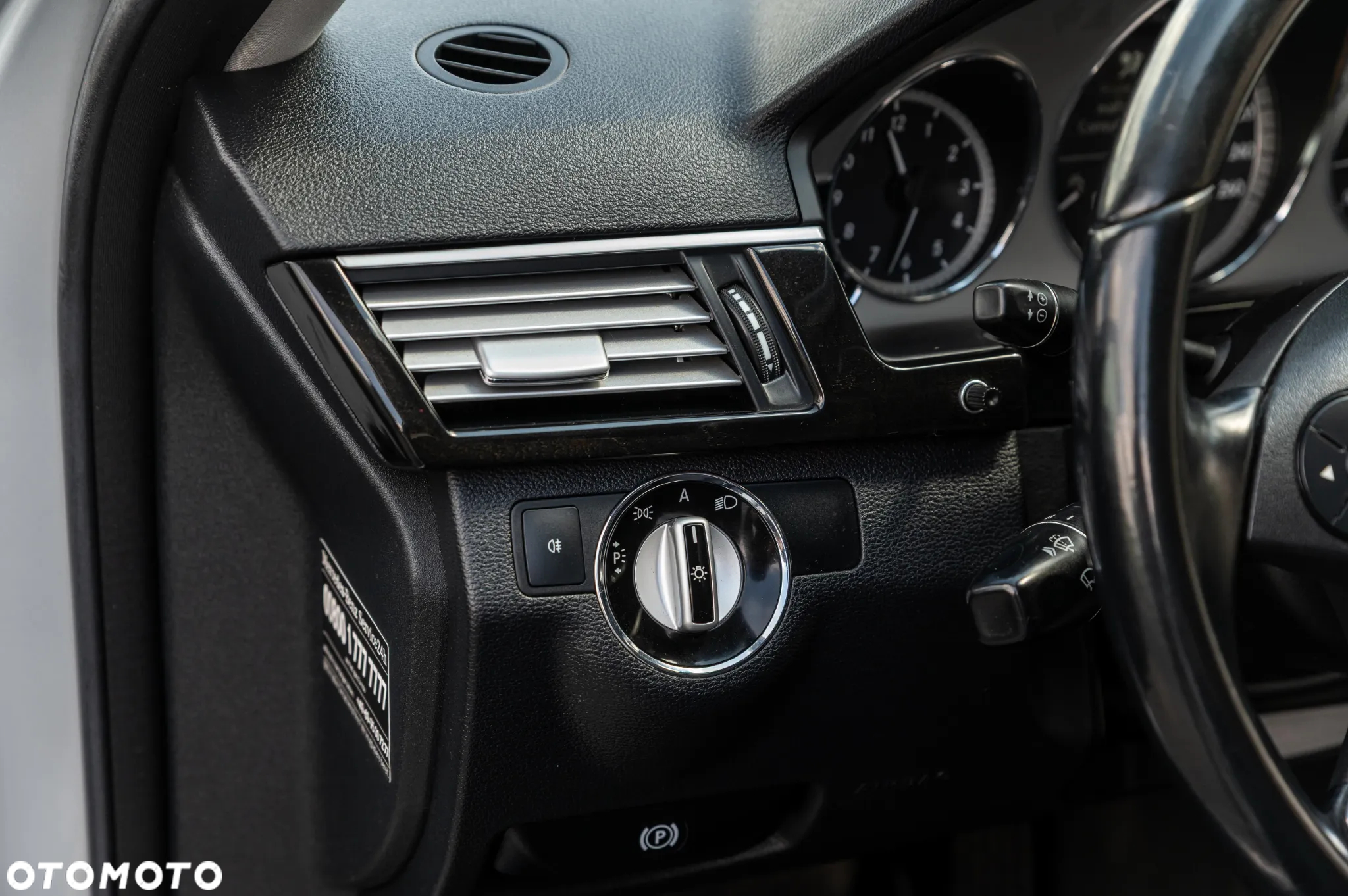 Mercedes-Benz Klasa E 200 T BlueTEC 7G-TRONIC Avantgarde - 31