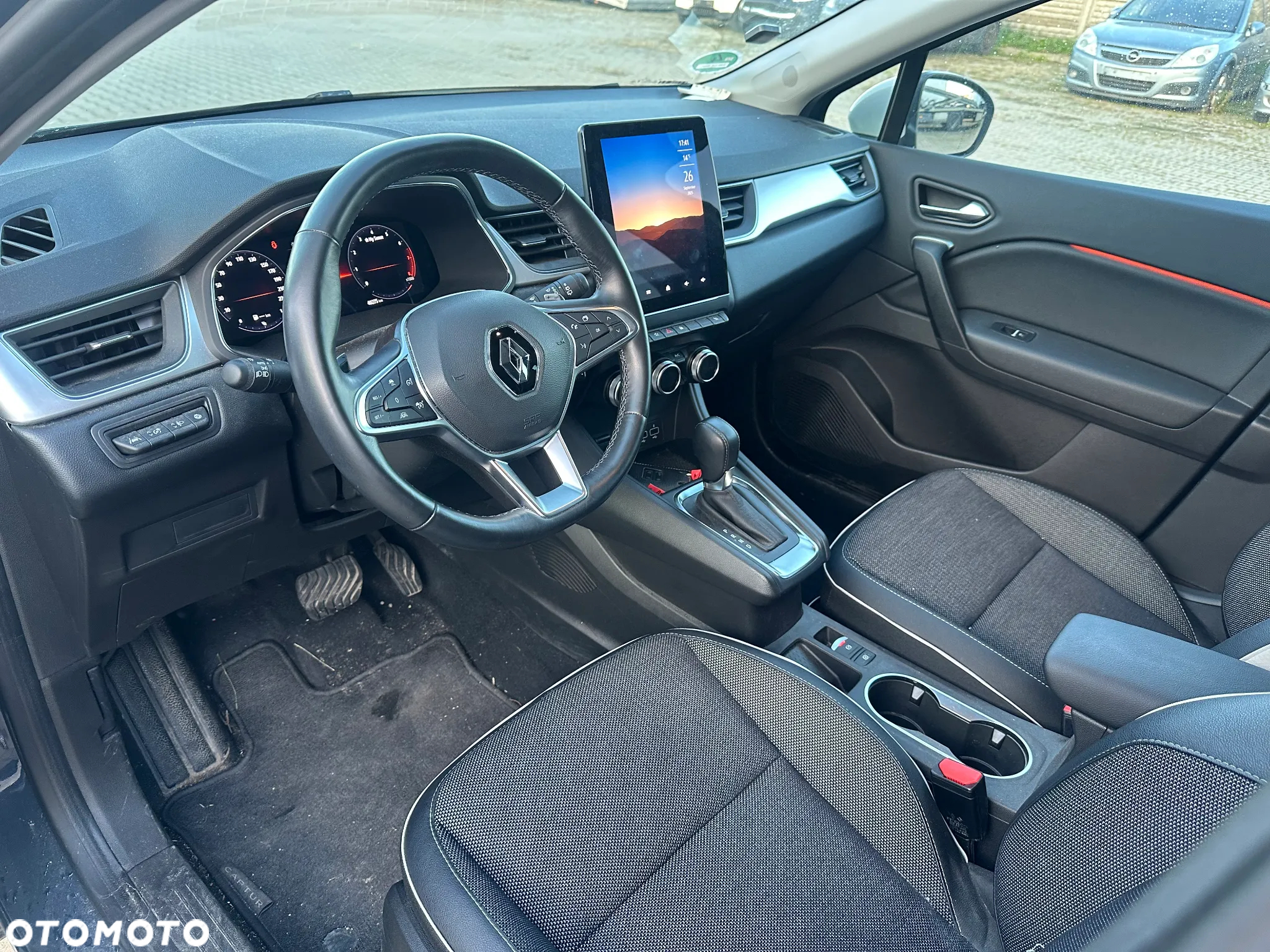 Renault Captur 1.3 TCe mHEV Techno EDC - 12