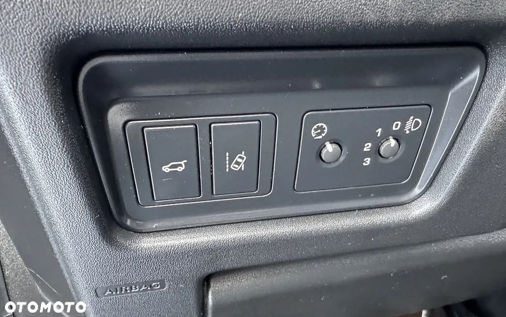 Land Rover Discovery Sport - 38