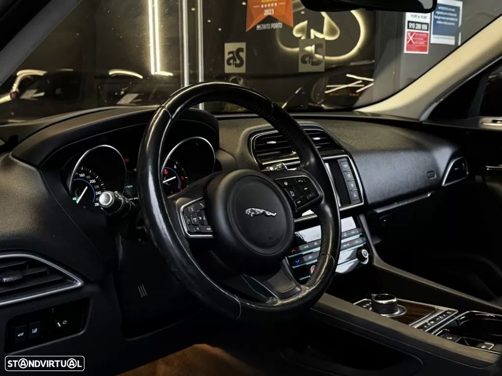 Jaguar F-Pace - 19