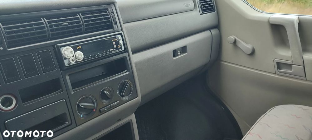 Volkswagen Transporter - 14