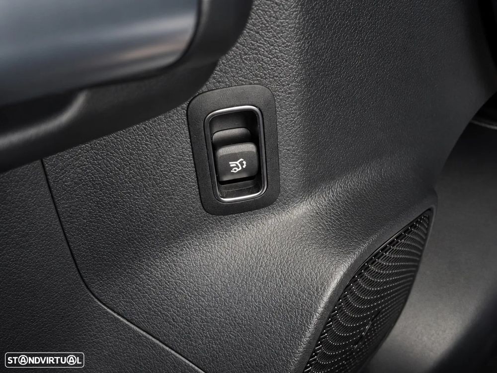 Mercedes-Benz GLA 200 d AMG Line — fotografia 19