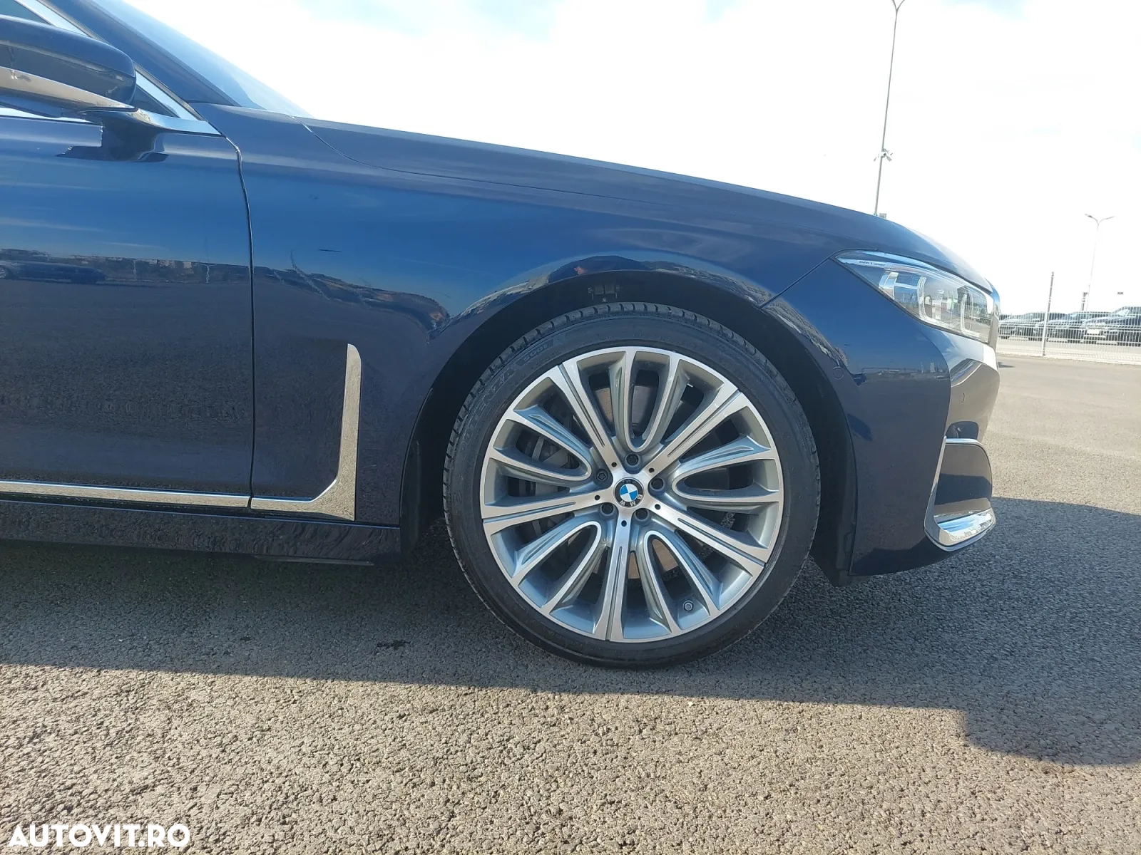 BMW Seria 7 750Li xDrive - 22