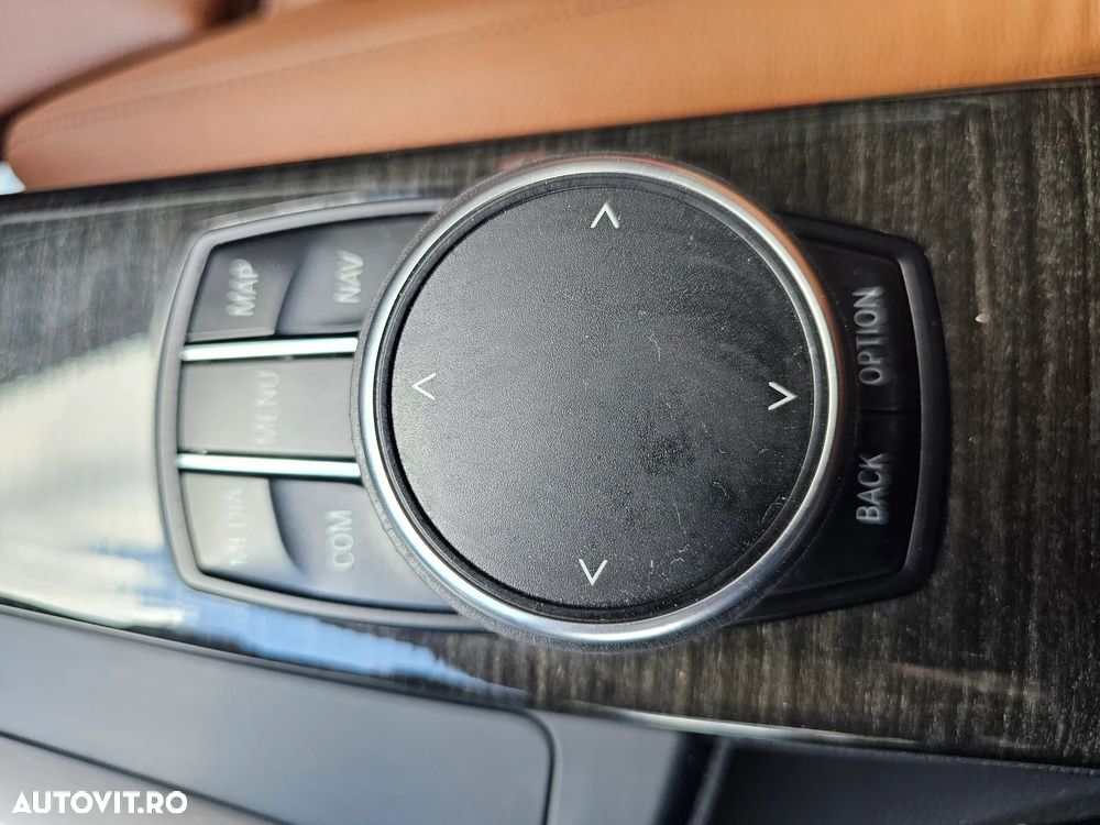 BMW Seria 3 330e iPerformance Luxury Line - 27
