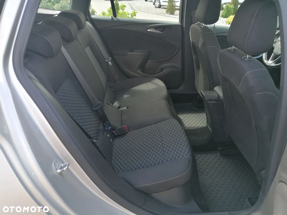 Opel Astra 1.6 CDTI Enjoy S&S - 11
