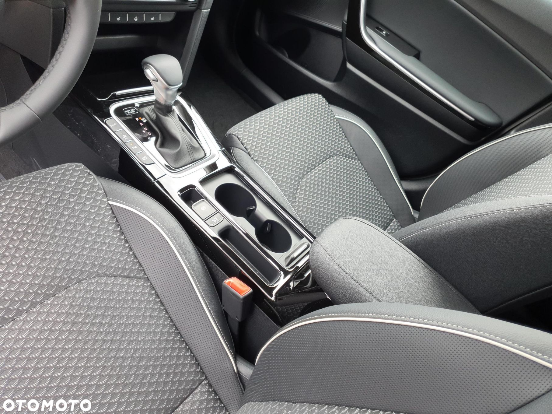 Kia Ceed - 13