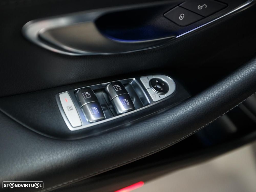 Mercedes-Benz E 300 de AMG Line - 14