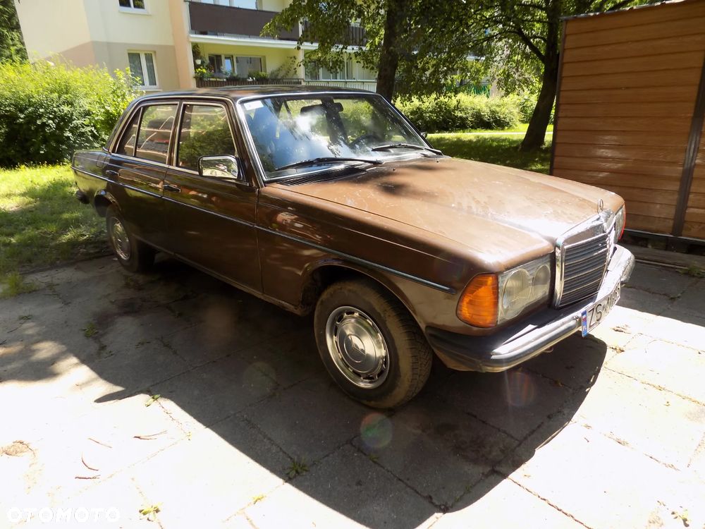 Mercedes-Benz W123 - 2