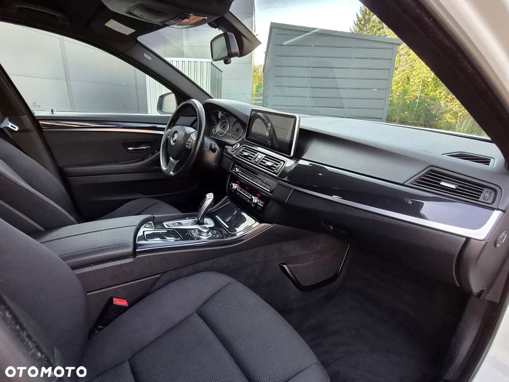 BMW Seria 5 520d Luxury Line - 10