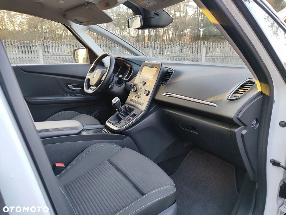 Renault Grand Scenic - 15