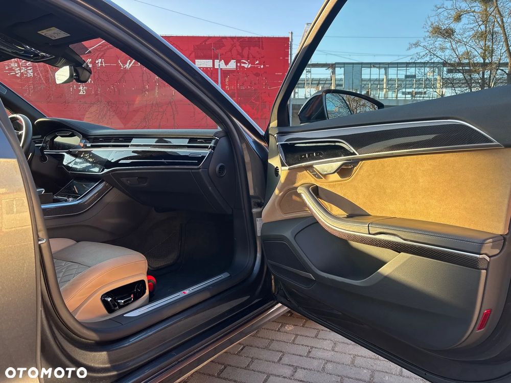 Audi S8 - 29