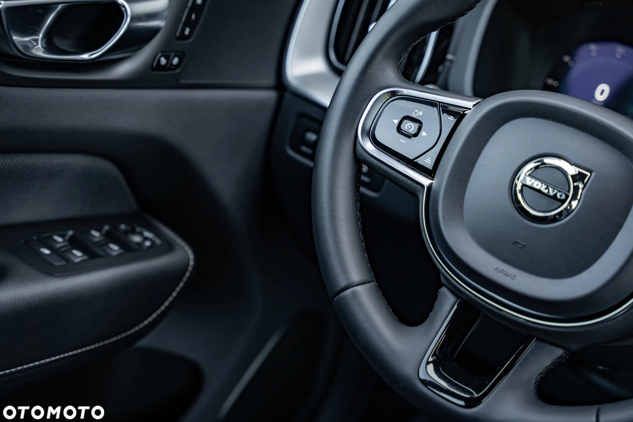 Volvo XC 60 B5 B AWD Geartronic RDesign - 36