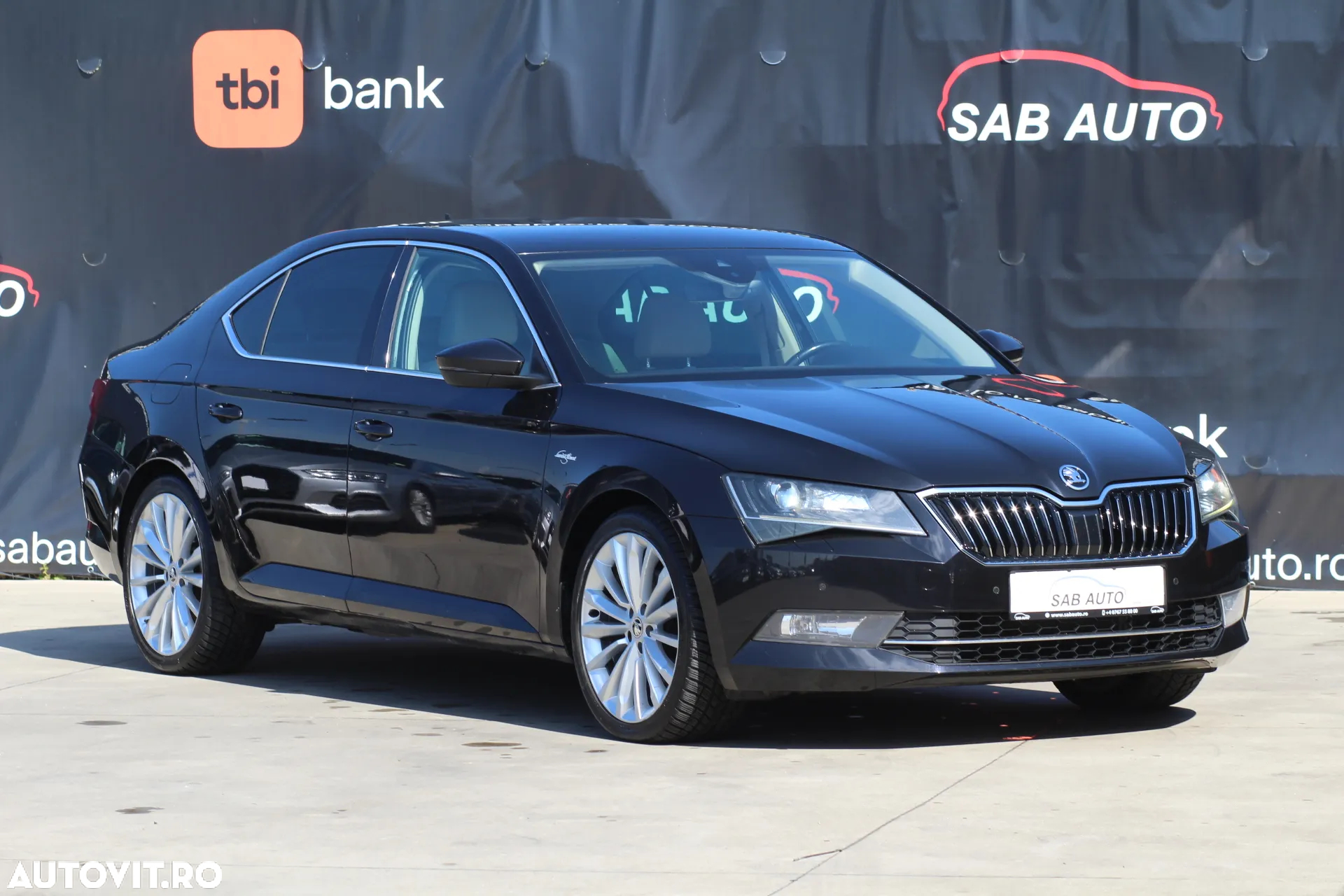 Skoda Superb 2.0 TDI DSG Laurin & Klement - 4