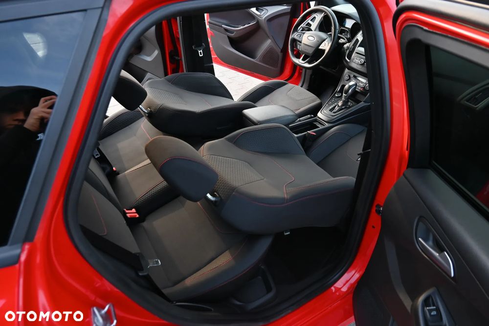 Ford Focus 1.5 EcoBoost STart-Stopp-System ST-LINE X - 26