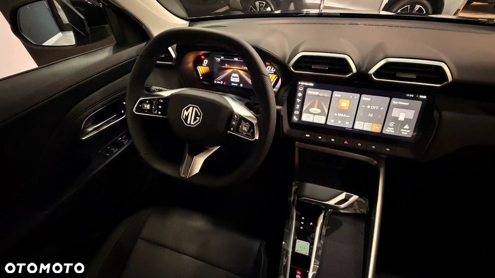 MG ZS Hybrid+ - 11