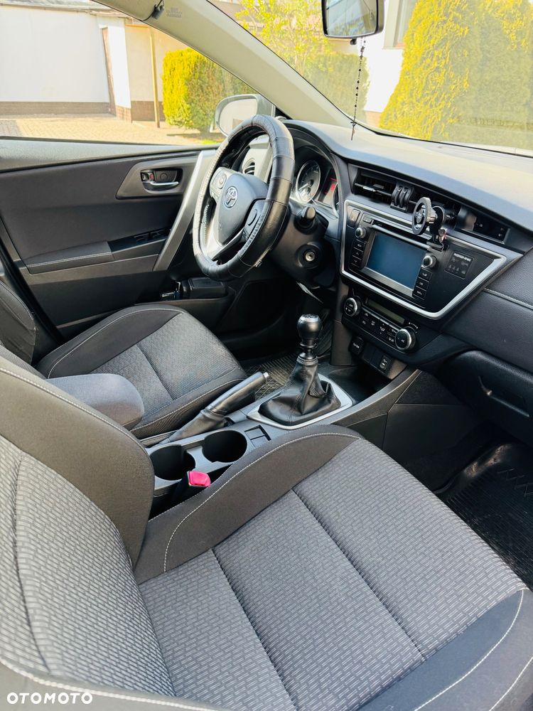 Toyota Auris 1.6 Premium - 7