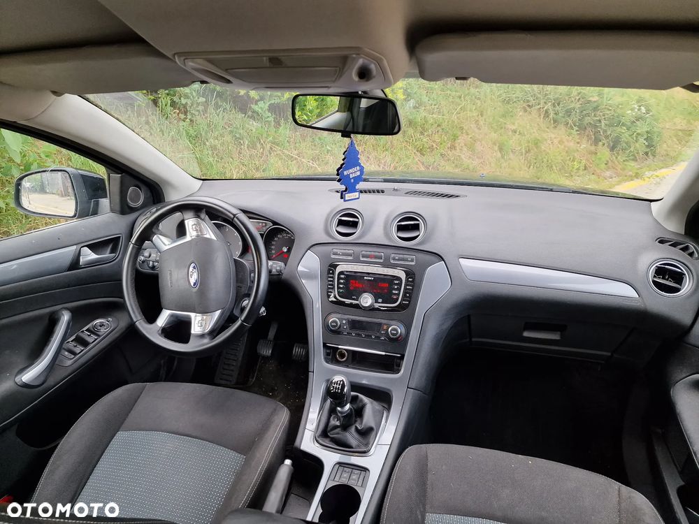 Ford Mondeo 2.0 TDCi Ghia - 8