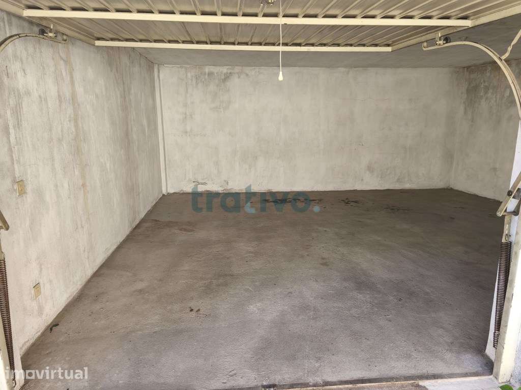 Arrendamento de garagem na Rua General Humberto Delgado, Coimbra - Grande imagem: 2/5