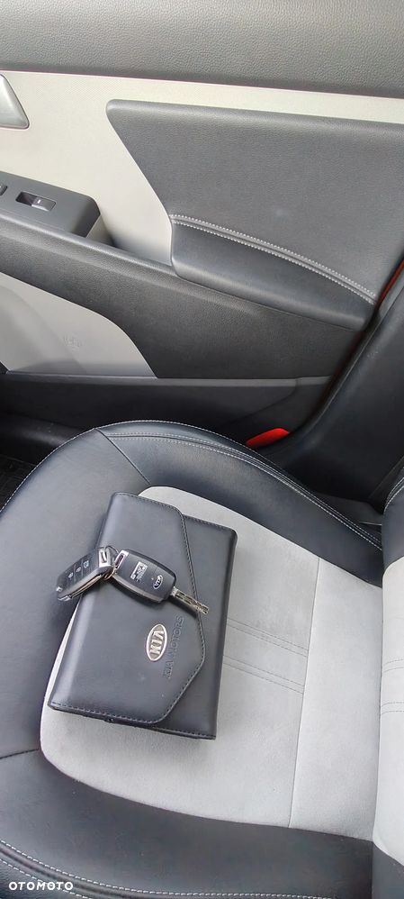 Kia Sportage ver-1-7-crdi-2wd-dream--team-edition - 6