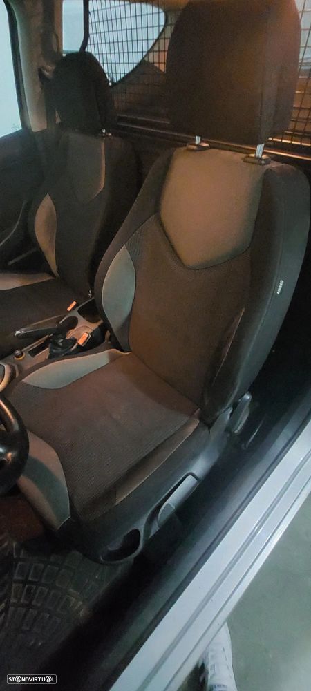 Peugeot 308 1.6 HDi Premium - 8