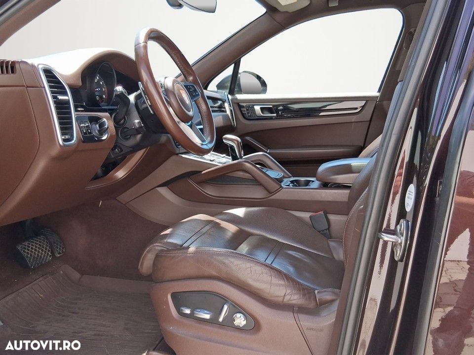 Porsche Cayenne - 11
