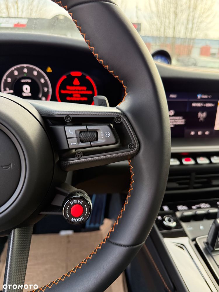 Porsche 911 Targa 4 GTS PDK - 25