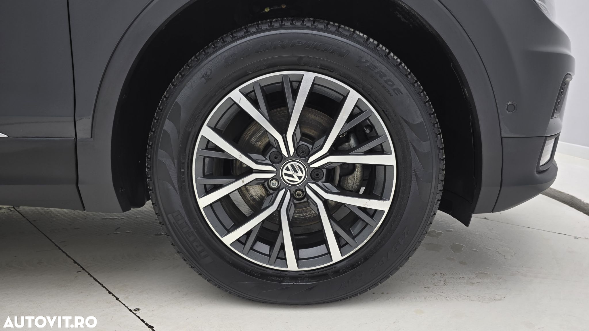 Volkswagen Tiguan 2.0 TDI 4Mot DSG Comfortline - 23