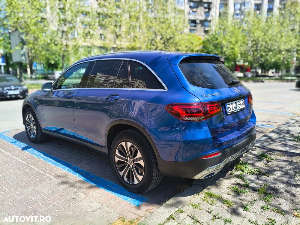 Mercedes-Benz GLC 300 e 4MATIC - 36