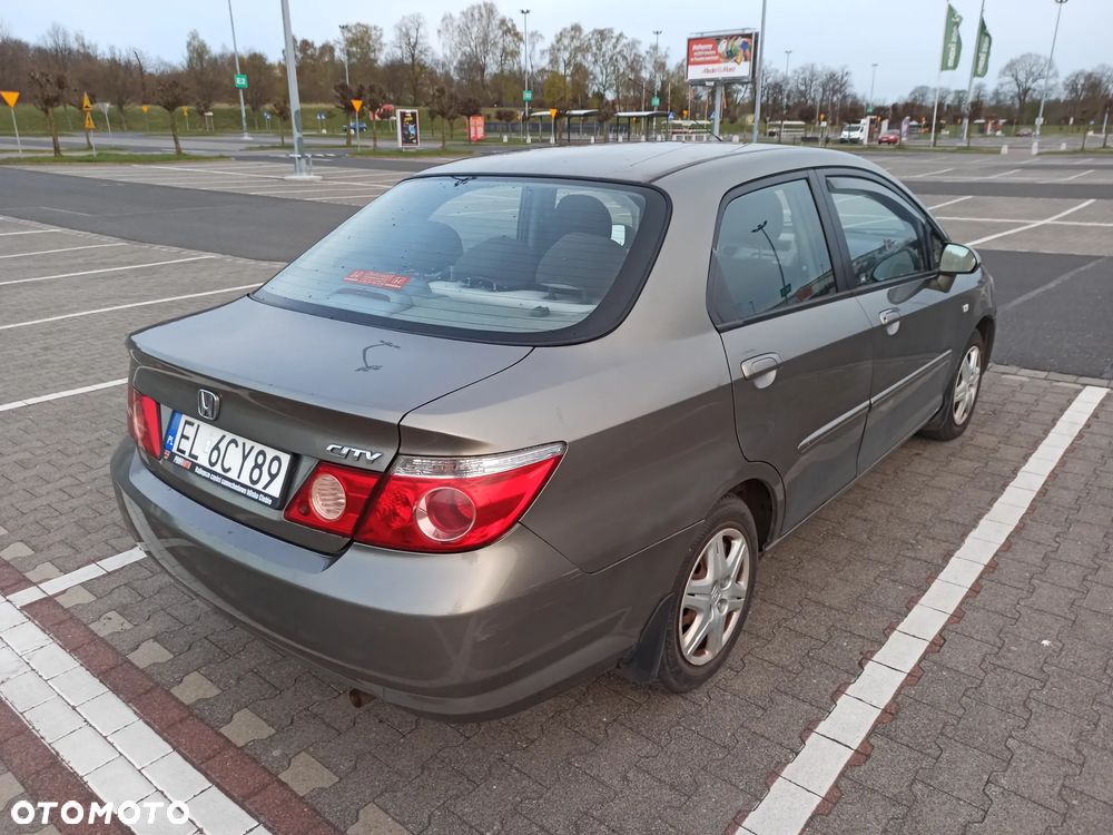 Honda City 1.4 Comfort - 15