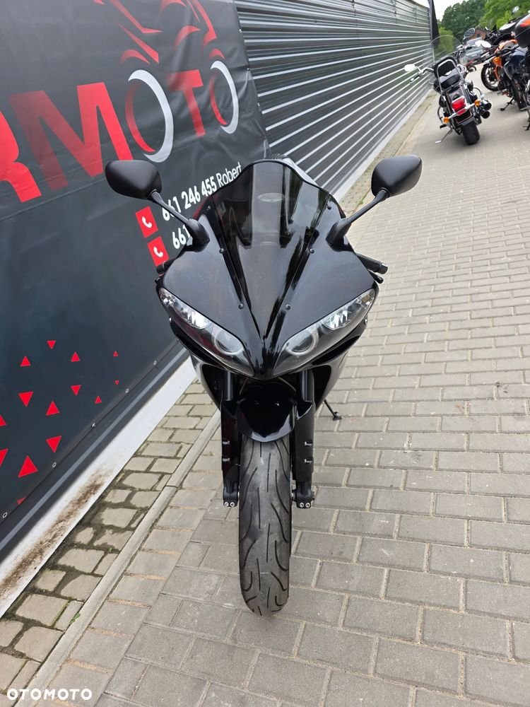 Yamaha R1 - 19