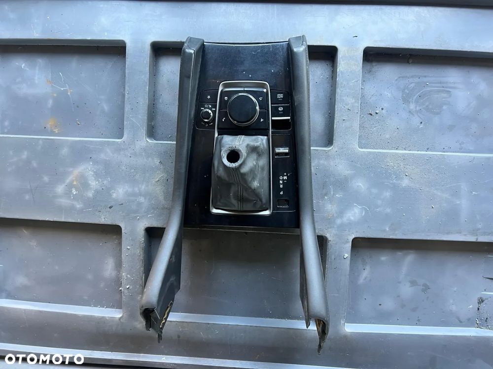 MAZDA 3 IV BP Tunel środkowy mieszek panel sterowania pokrętło 19- USA - 2