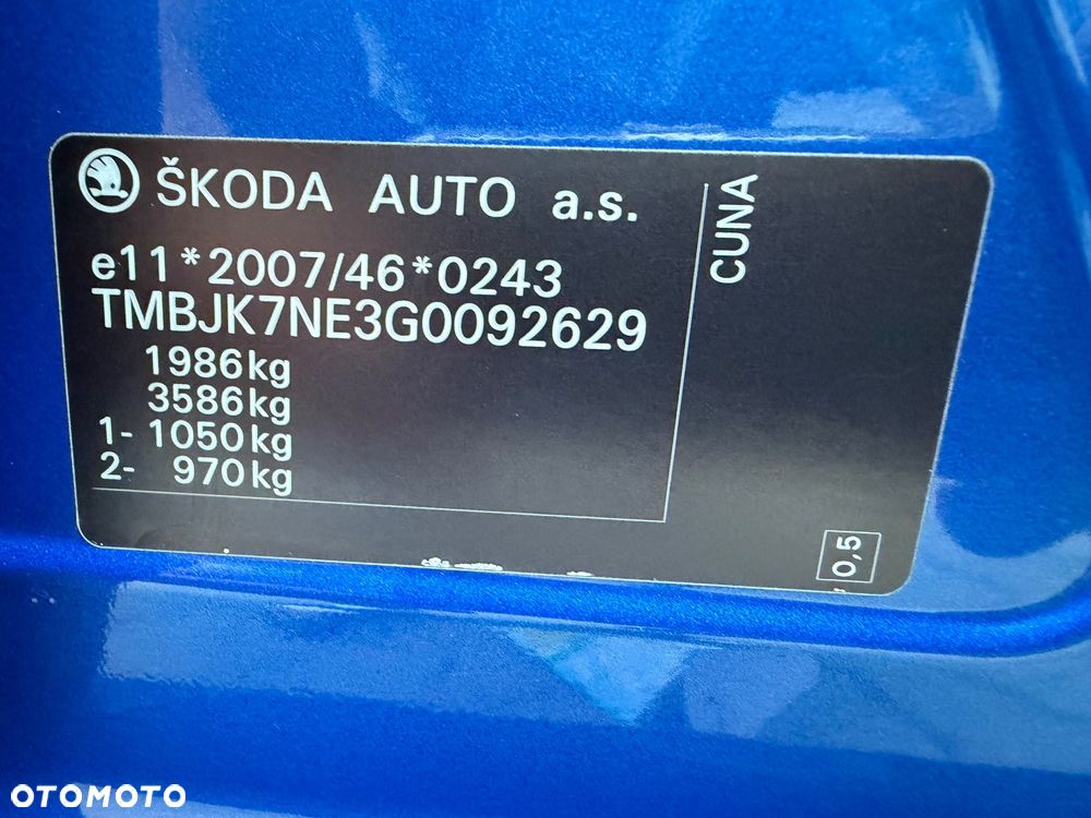 Skoda Octavia 2.0 TDI DSG RS - 33