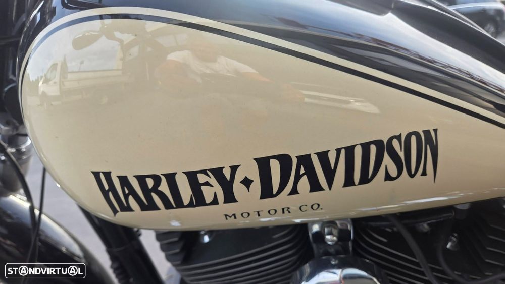Harley-Davidson Dyna Super Glide Custom - 8