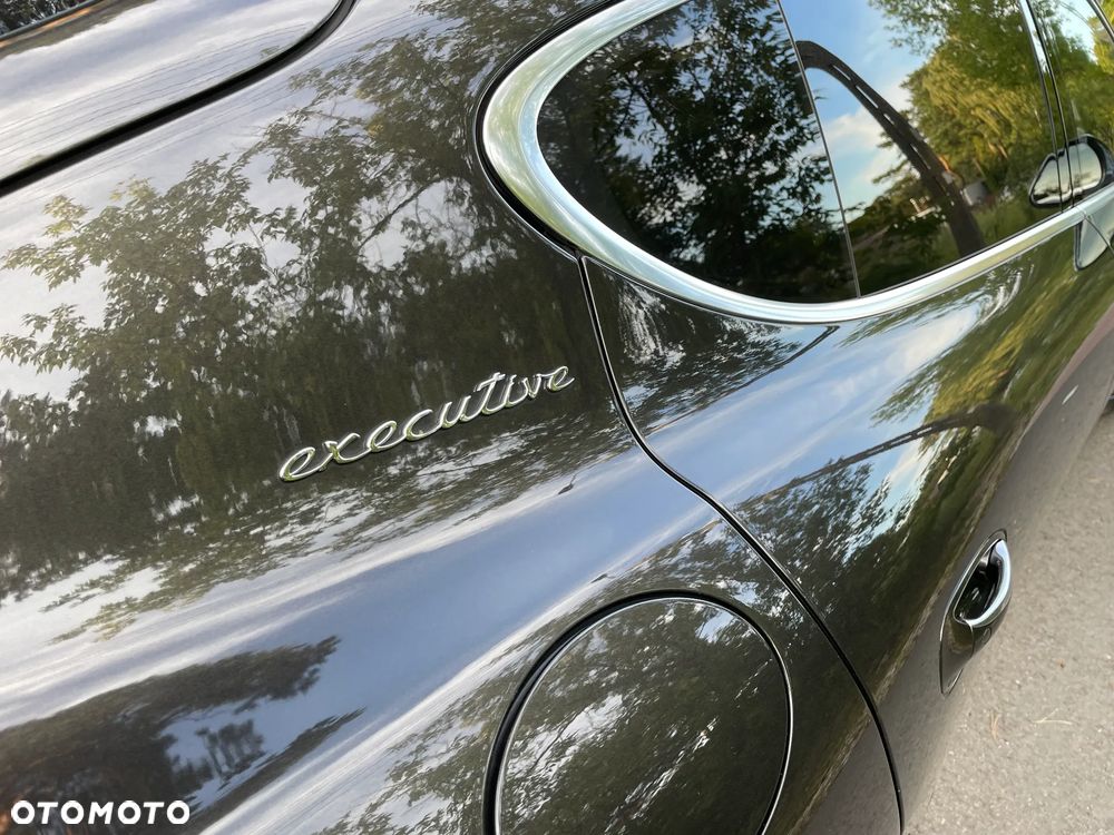 Porsche Panamera Turbo Executive PDK - 16