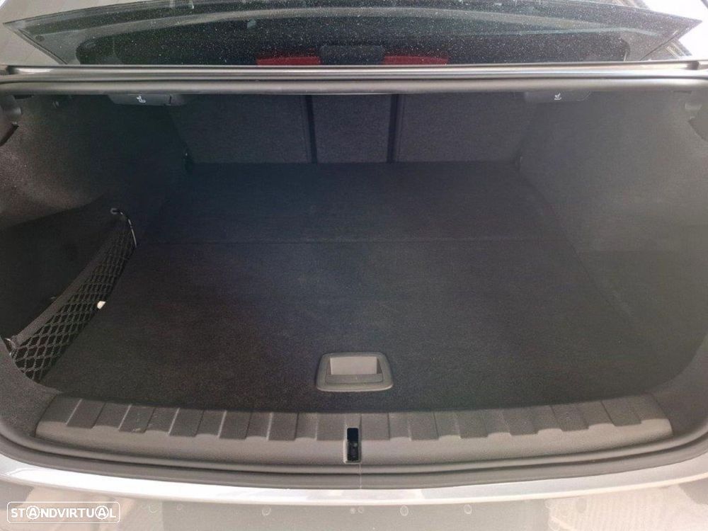 BMW 320 e Pack Desportivo M Auto - 27