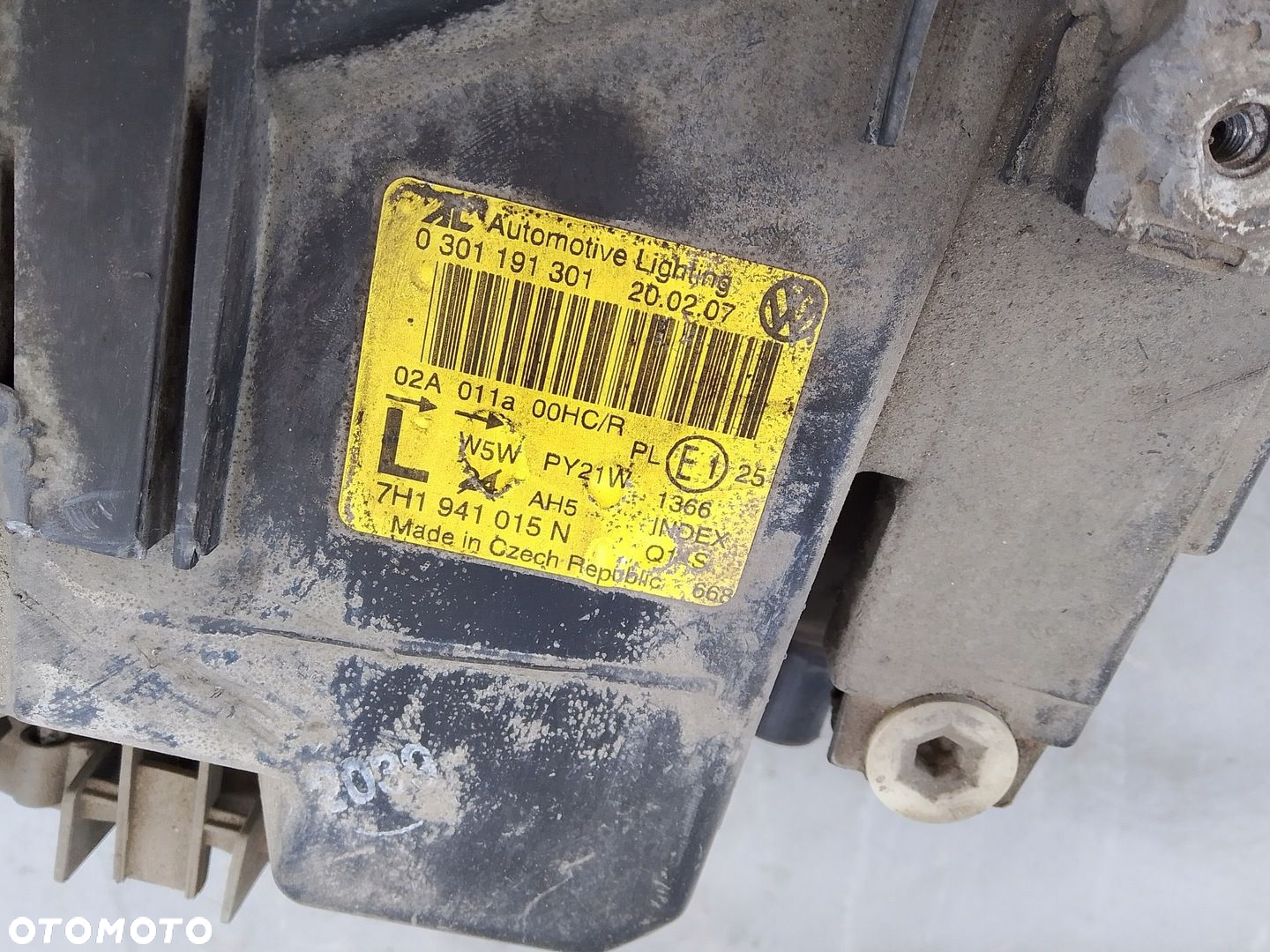 Lampa Lewa Przód VW T5 7H1941015N Europa - 4