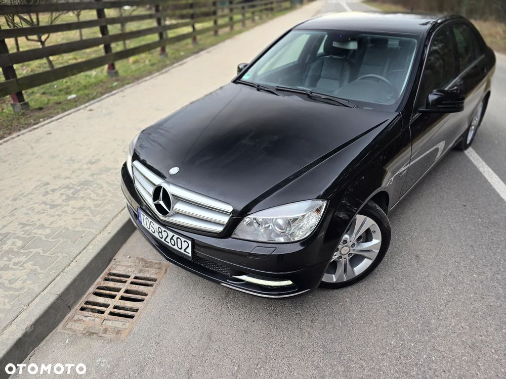 Mercedes-Benz Klasa C 180 CGI Automatik BlueEFFICIENCY Avantgarde - 37